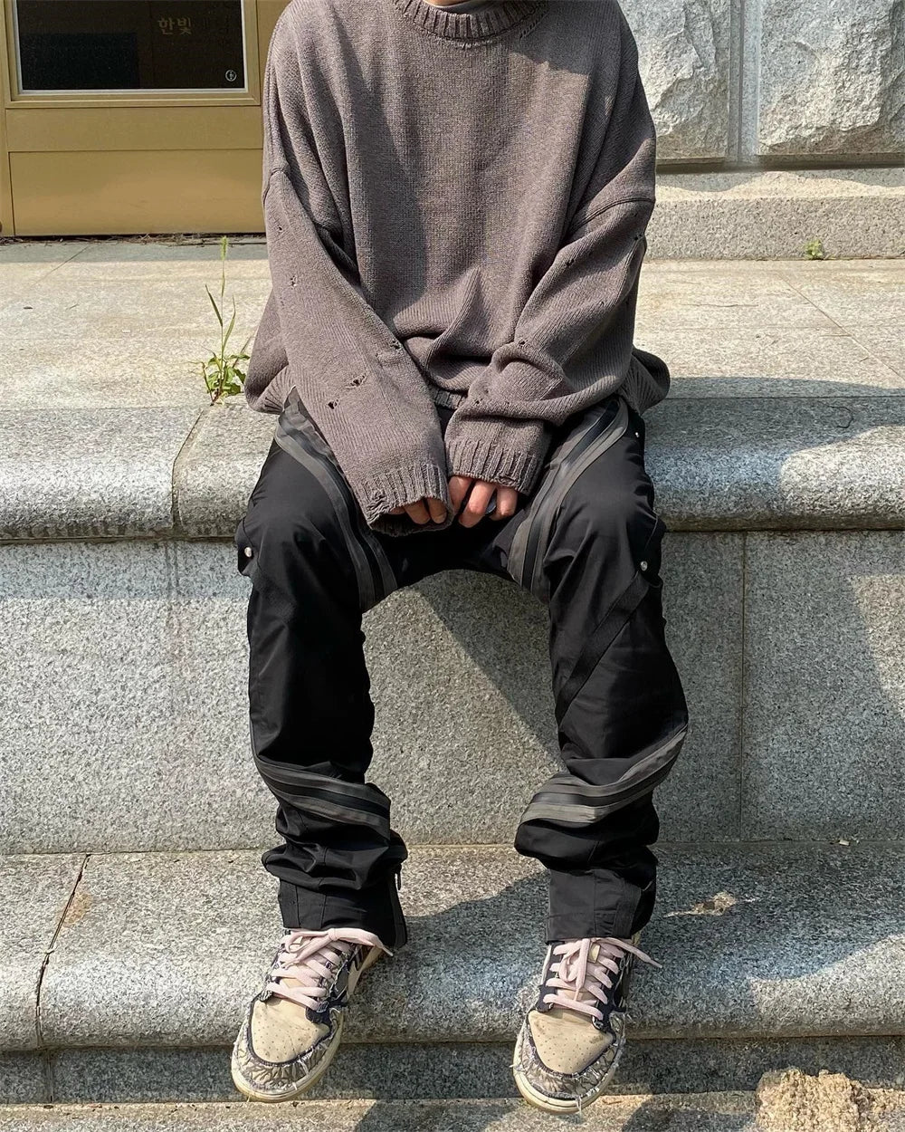 Undermycar 2023 New High Street Fashion Brand Worn Out Hole Large Loose Round Neck Sweater Brown Street King Limited