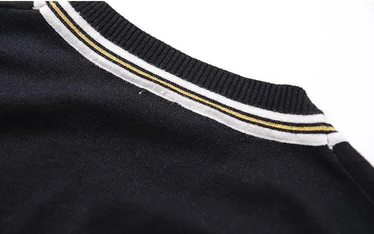 New luxury Men Luxury Winter gentleman embroidery Bees Knit Casual Sweaters Cardigans Asian Plug Size High quality Drake #E197 Street King Limited