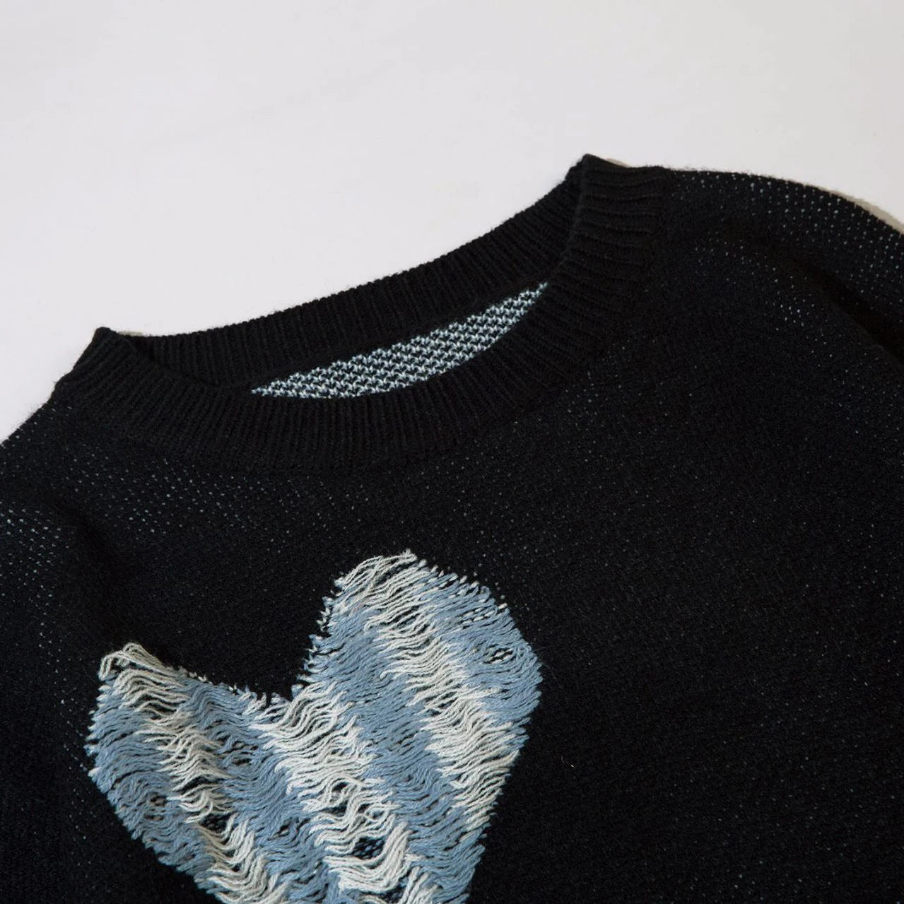 2023 Vintage Sweater Ripped Distressed Heart Graphic Knitted Jumpers Men Streetwear Harajuku Oversized Sweaters Y2K Pullover Street King Limited