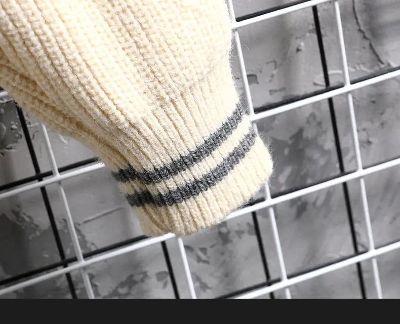 Autumn Winter Men Sweater Warm Top New Fashion Stitching Color Matching Pullover Round Neck Sweater Thickened Knitted Sweater Street King Limited