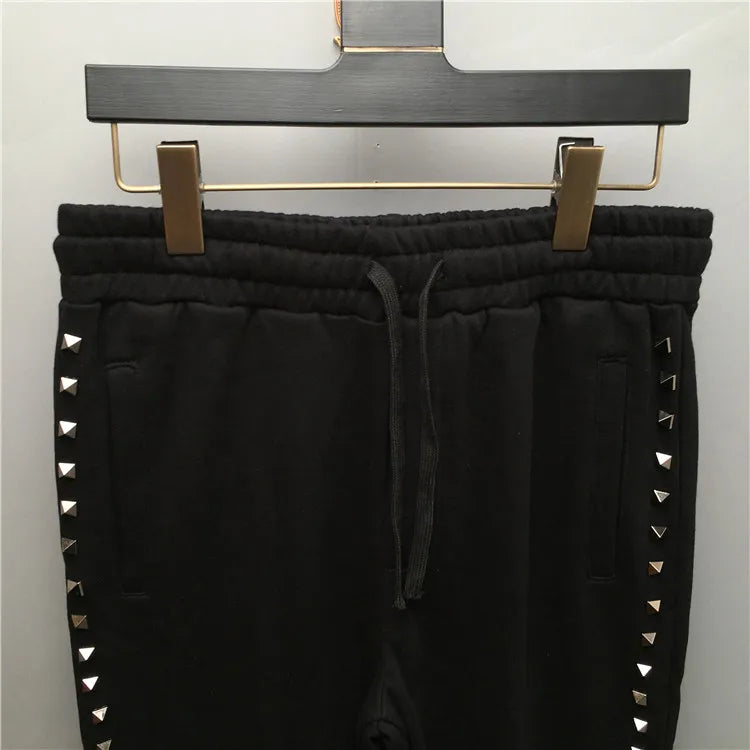 high new novelty luxury men 21 classic side metal rivets pockets comfortable cotton parkour sweat casual pants sweatpants d47 unique joggers style 4205