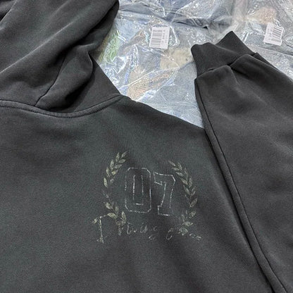 A woolen hoodie is loose Street King Limited