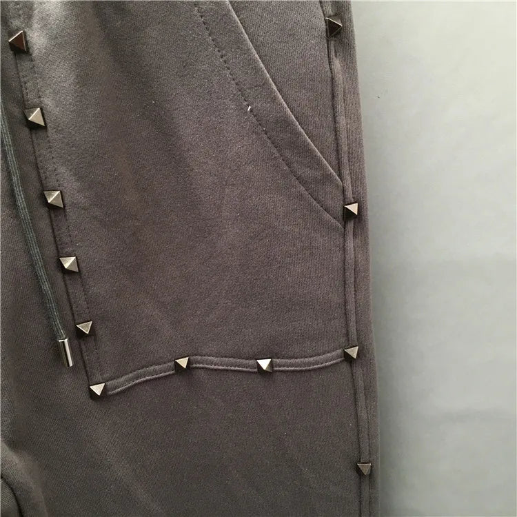 high new novelty luxury men 2022 classic full metal rivets pockets comfortable cotton parkour sweat casual pants sweatpants d50 sporty tapered joggers