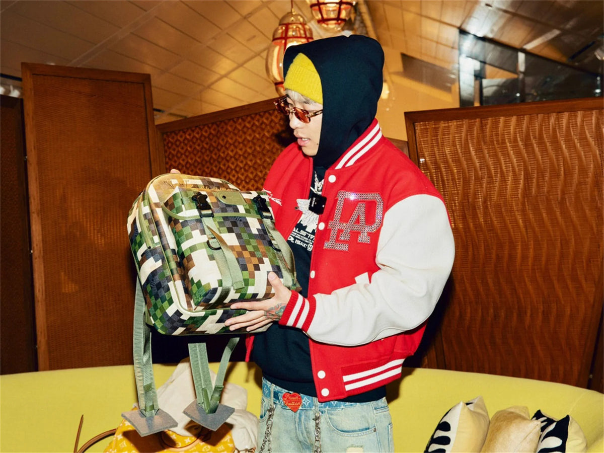 2024 hotselling high street pearl red hot stamping splicing checkered leather sleeves baseball jacket coat unique default style 154